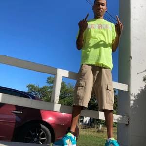 Meet your Posher, Laron